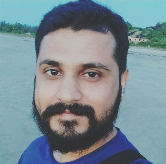 लेखक - सुखेश शानबाग